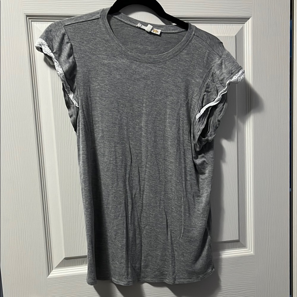 Women's Gray Flutter Sleeve Ruffled Lace Tee C&C California Medium Spring/Summer